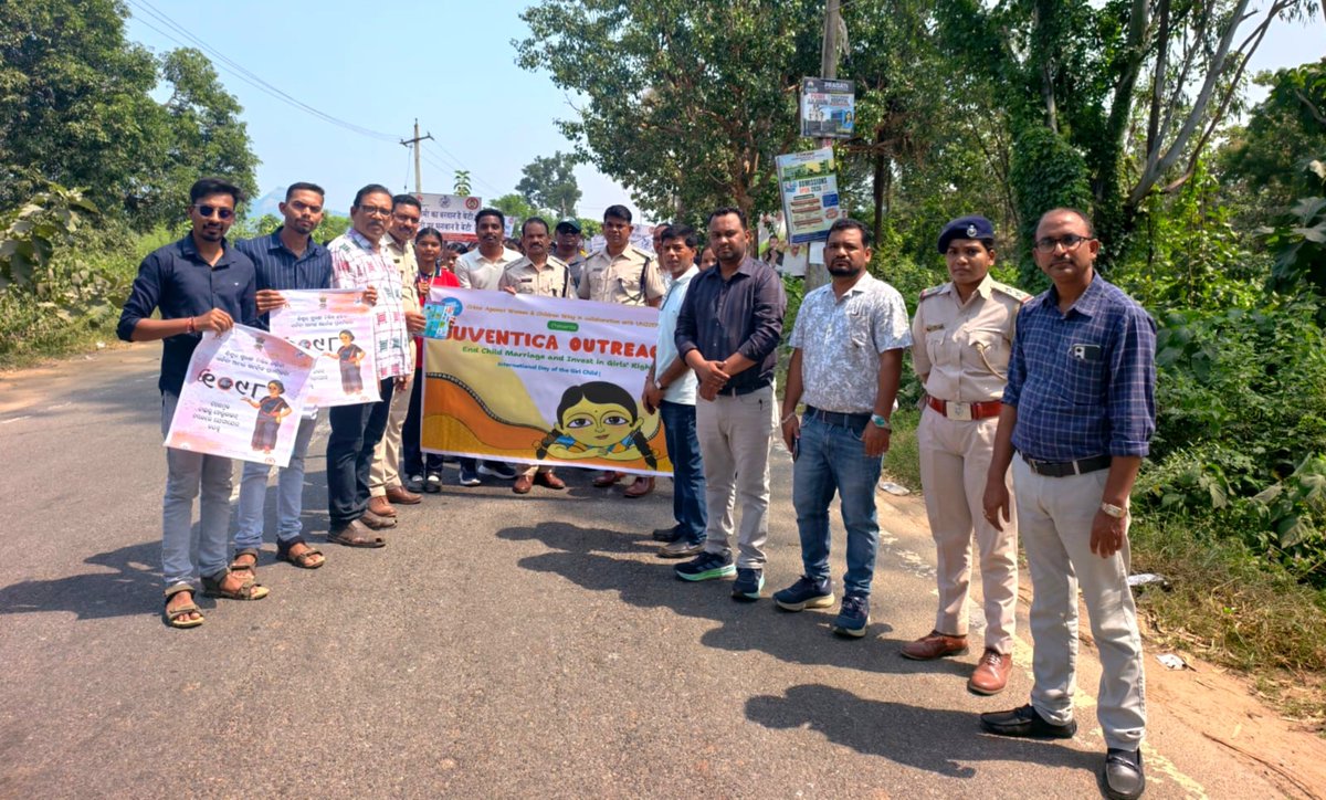 spkalahandi's tweet photo. JUVENTIKA
KALAHANDI POLICE 

Through #JUVENTIKA Outreach, Kalahandi Police is spreading awareness among  students about girls’ rights &amp; the importance of ending  child marriage.
🤝 Let’s stand together for a  brighter future
@odisha_police @digswrkoraput @homeodisha @UNICEFIndia https://t.co/6zv1SBXLrf