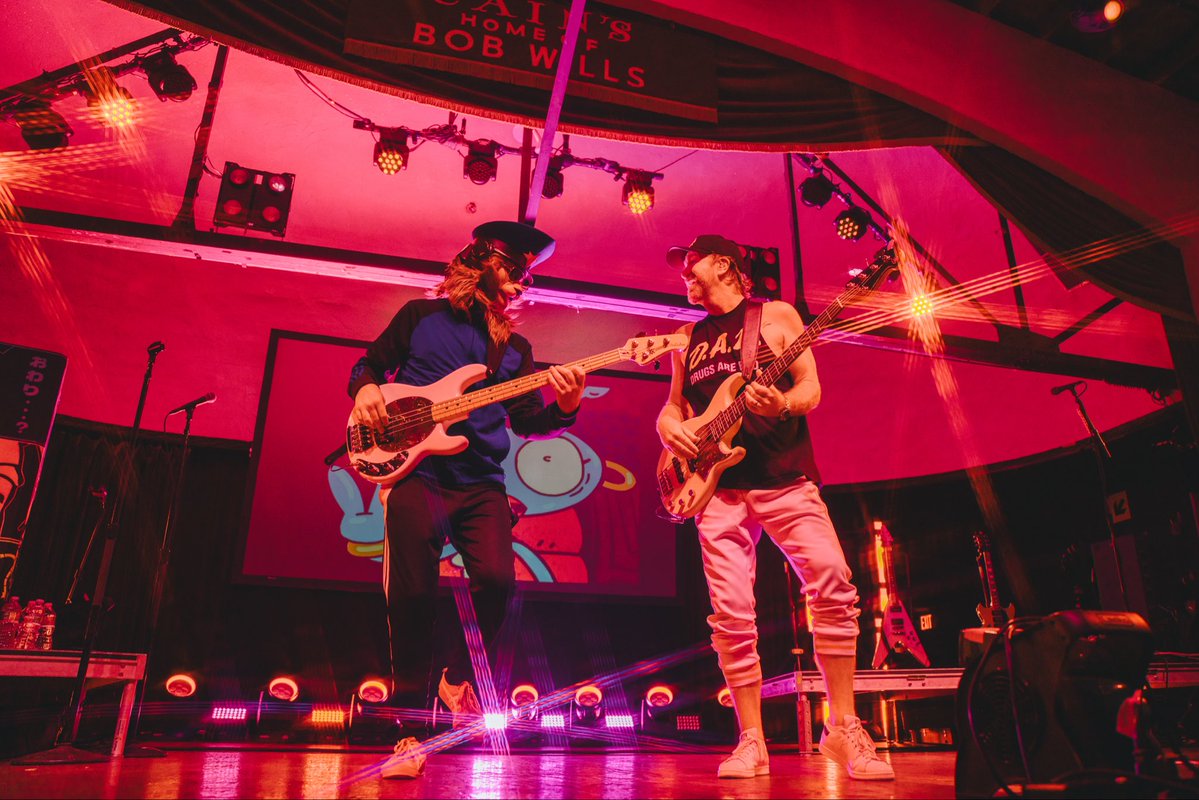 starbomb's tweet photo. We had an unforgettable time on our very first Starbomb tour!!!! Tulsa, you were an epic last show!! We can’t thank you all enough for making tour so magical, YOU’RE THE BEST. https://t.co/vFjgvUS0ZM