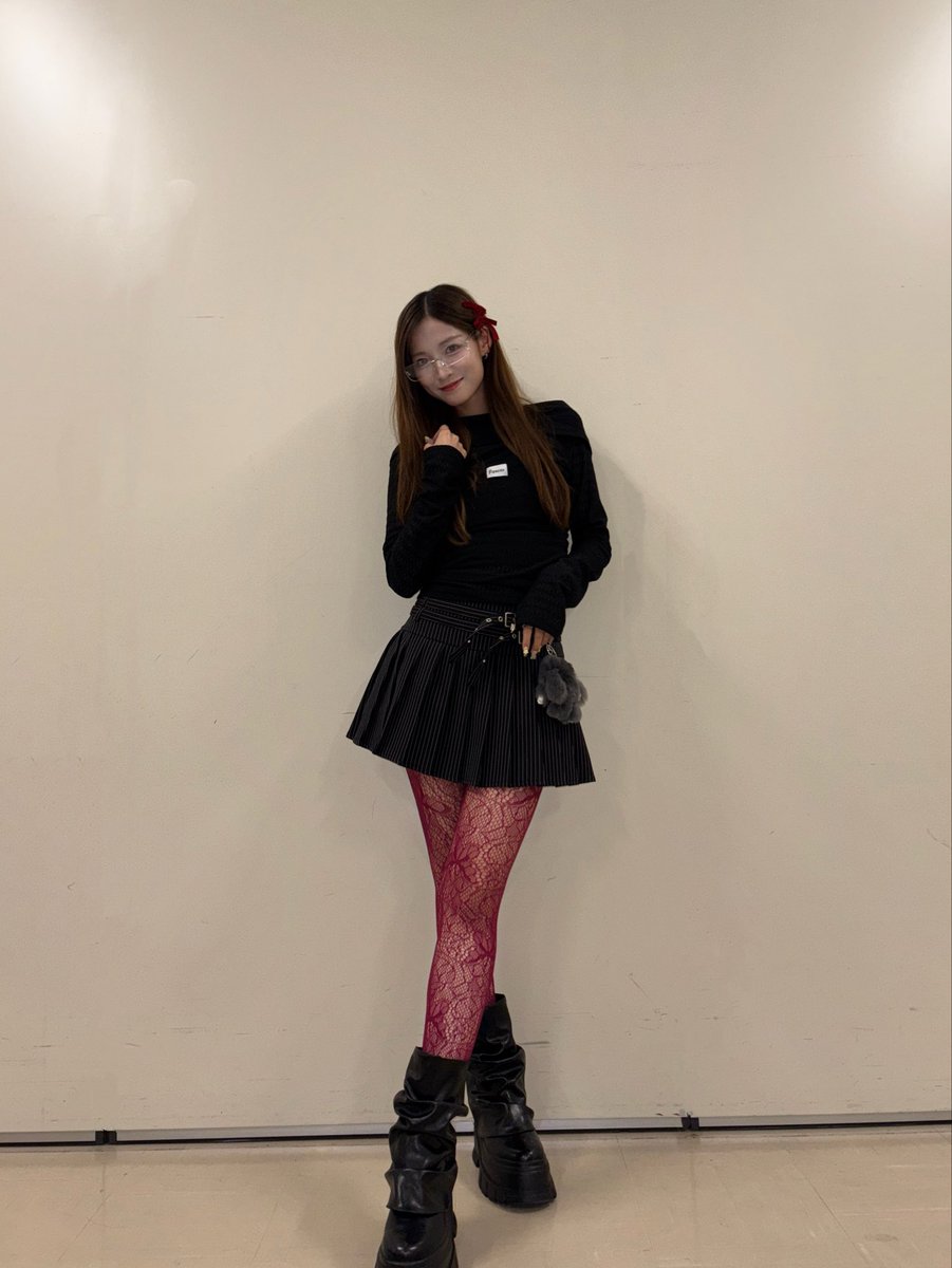 remi_ly0426's tweet photo. 𛰙᭜𖫴𖫰𖫱𖫳𖫲𖫲𖫳𖫴𖫰𖫱꛰ ᭜𖫴𖫰𖫱𖫳𖫲𖫲𖫳𖫴𖫰𖫱꛰ಣ🖤˖ ࣪⊹ https://t.co/t8i06R2qWM