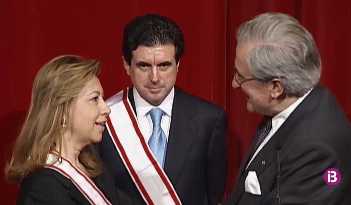 toniaira's tweet photo. Dos alumnes del @mastercompolin m’han descobert ‘Munar’, sobre Sa Princesa mallorquina… I quina passada!: https://t.co/OxG79aXBlX

En clau #compol i més. Com és que TV3 no fa coses semblants, per aprendre sobre què fer i què no en política? Pujol, Maragall, Roca… tanta teca…! https://t.co/f1CnFwhSF1