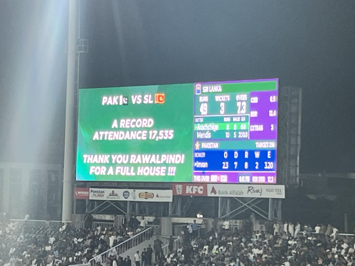 Ambreenali56's tweet photo. so finally full attendance at Pindi stadium @StadiumPindi https://t.co/EUMPVOkLBq