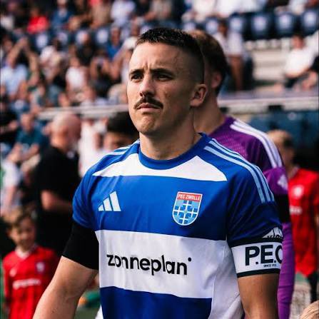 SOM038's tweet photo. Shout out naar deze man. De enige die wel wil. En van Eredivisie niveau is momenteel. #peccam https://t.co/G4Nx5jcS5f
