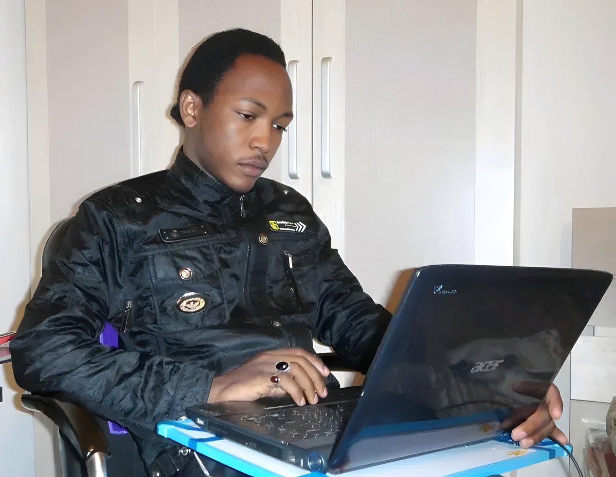 aliyuyakubu2003's tweet photo. Shaheed Sayyed Ahmad Zakzaky saw life beyond material possessions, emphasising purpose, spirituality, and the value of human existence.

#AhmadWeek #ShaheedAhmadForAll https://t.co/neXYfXxoIM