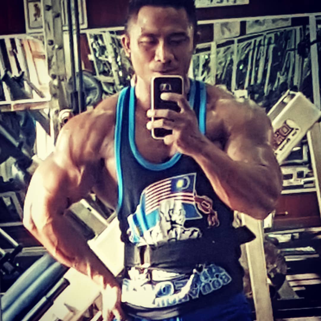 HabibiRaya007's tweet photo. Malaysian Professional Bodybuilder 💪🏻💪🏻 Please Contact admin for watch his full video below 👇🏻👇🏻👇🏻
admin https://t.co/NXhEidJXum
Preview group: https://t.co/Q4EQqaIVl5 https://t.co/X4wPBxs5VV