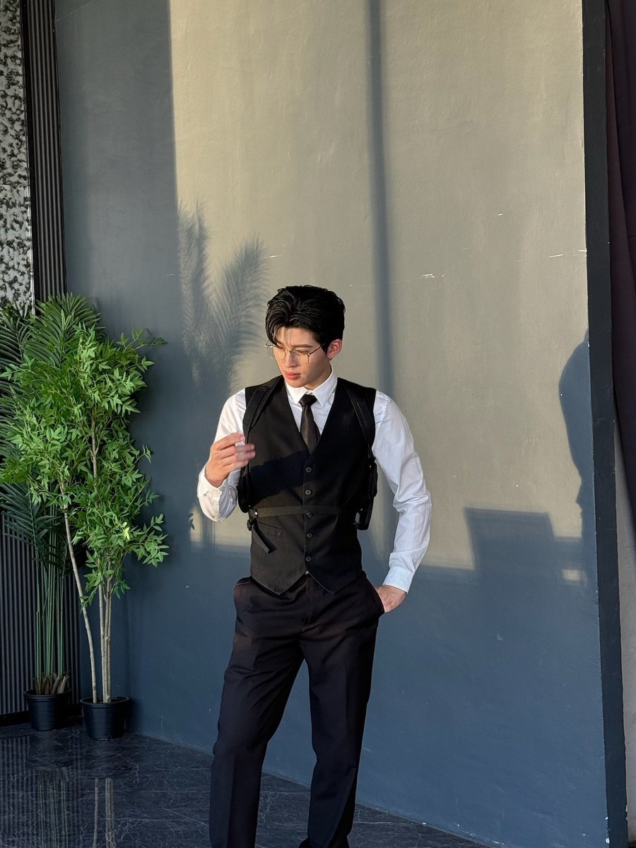_Monsoons_'s tweet photo. Khun Thee he's back. https://t.co/woQjhalg4x