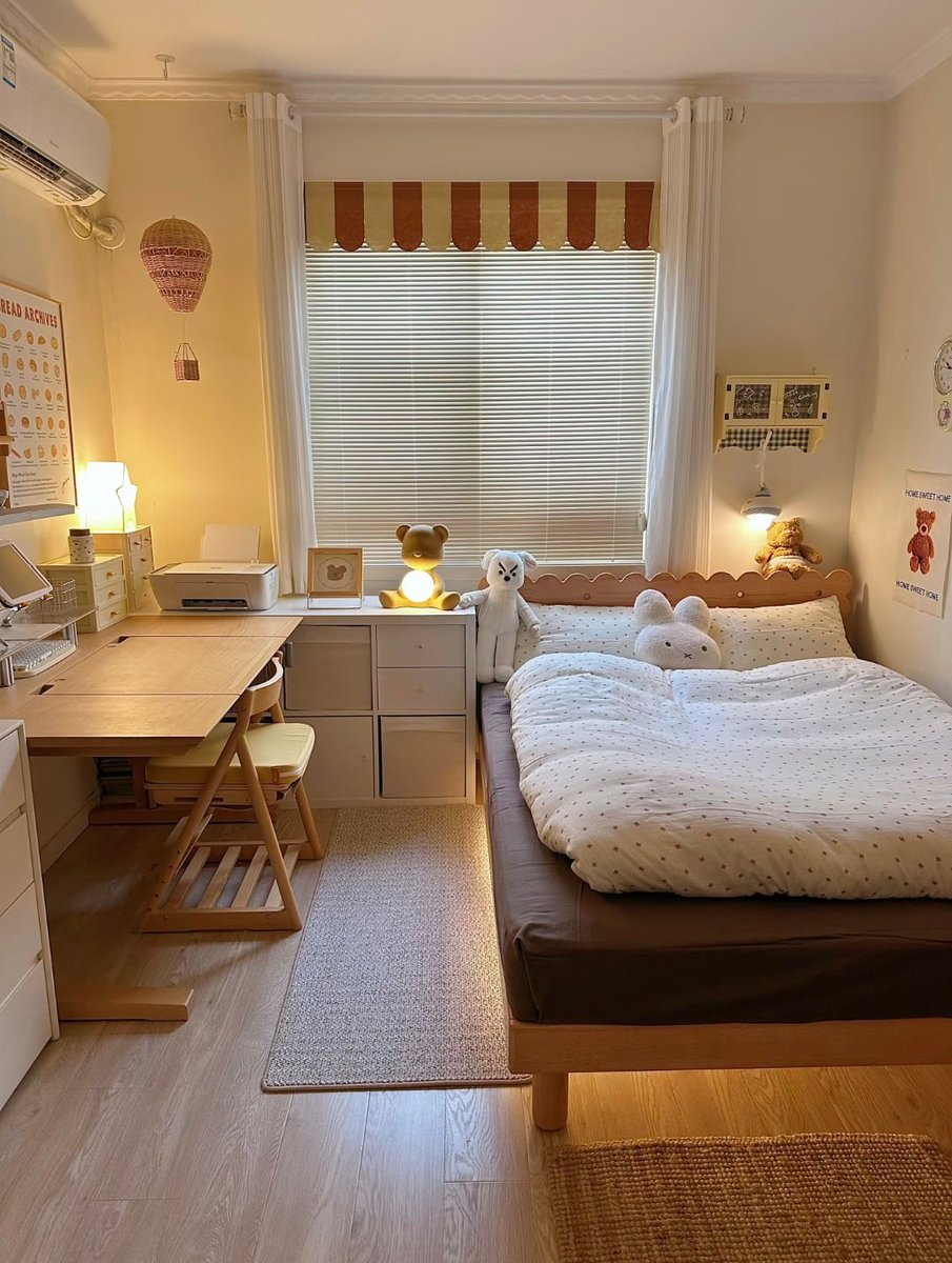 cozyeras's tweet photo. honey-toned mornings, tiny treasures, and a room that feels like a soft little dream. 🍞☀️ https://t.co/sBO17Jyjhr