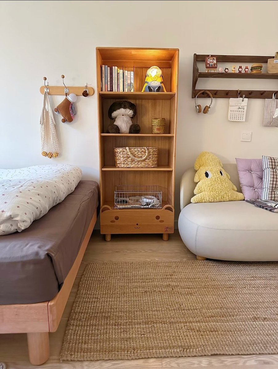 cozyeras's tweet photo. honey-toned mornings, tiny treasures, and a room that feels like a soft little dream. 🍞☀️ https://t.co/sBO17Jyjhr