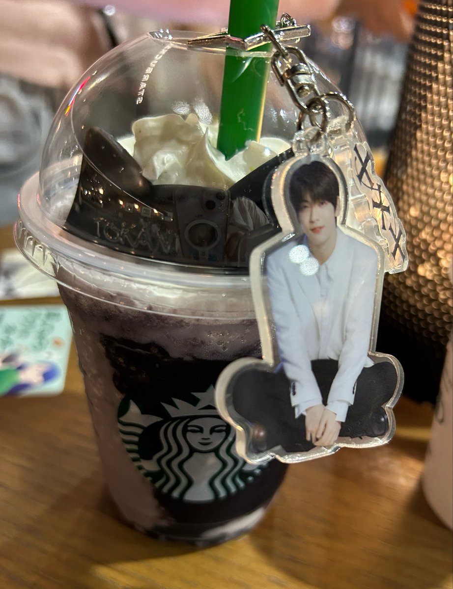 fu_mi0304's tweet photo. @peachbam2 ブラックベリーヨーグルトのフラペチーノでした😊 https://t.co/TmDz6dxzY3