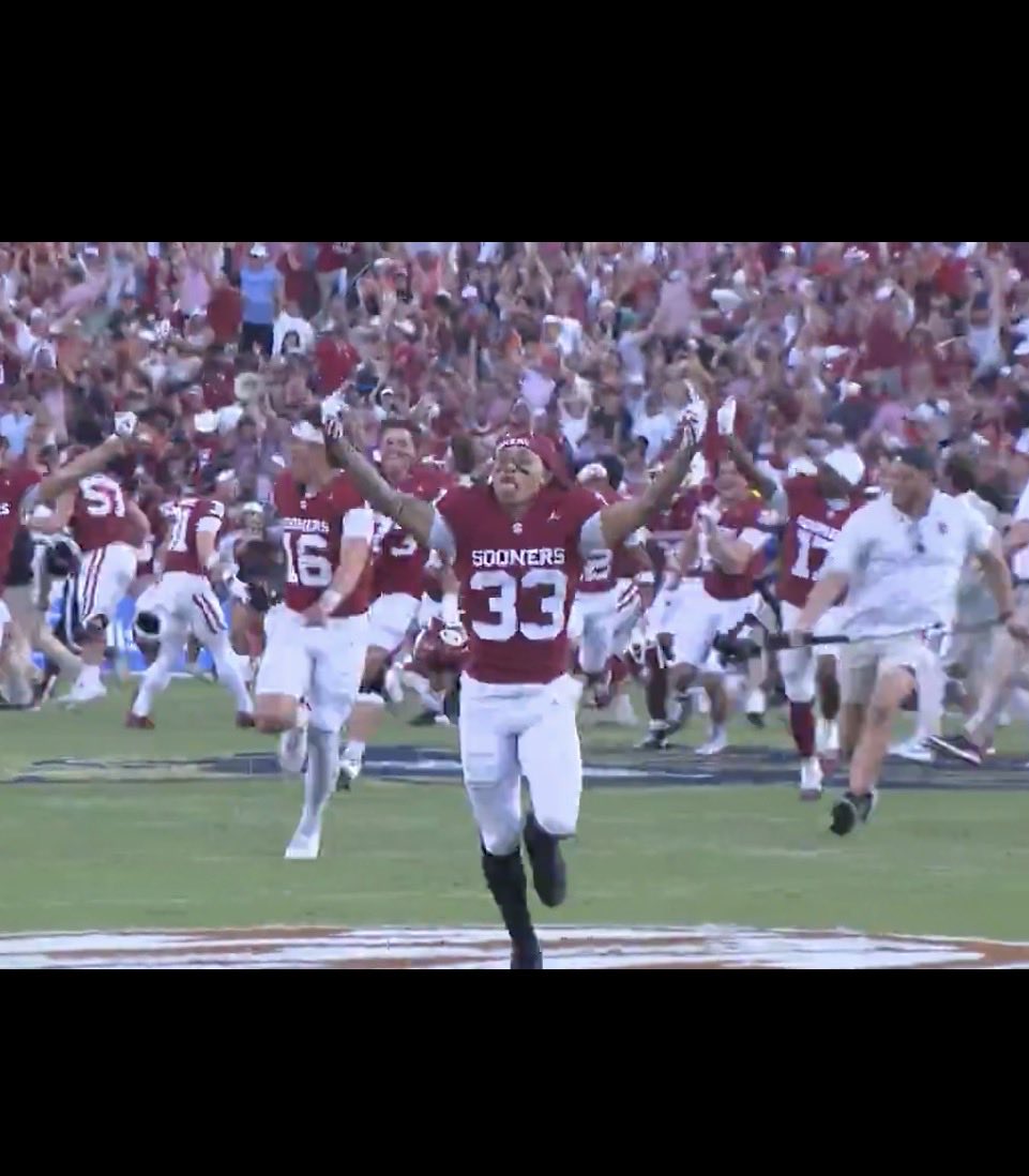 theJukerrr's tweet photo. @TexasFootball Cucking losers https://t.co/NAu2d6uA0z