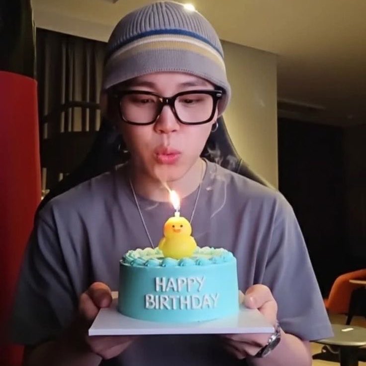 CxVanya's tweet photo. birthday boy . ݁⋆ ۶ৎ ݁˖ . ݁ https://t.co/KXr78zw8wW