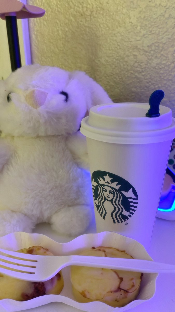 fawn0w0's tweet photo. im addicted im sorry … im so fking sorry. https://t.co/l5G82TzvrC