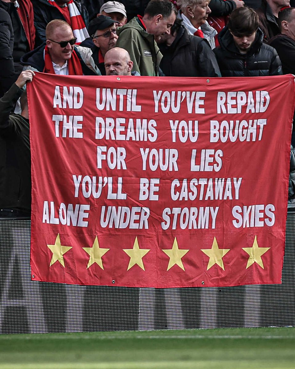 SiaranBolaLive's tweet photo. Banner Fans Liverpool untuk Man City...

​"Dan sampai kamu membayar kembali mimpi-mimpi yang kamu beli dengan kebohonganmu, kamu akan terasing/terbuang sendirian dan akan selalu hidup dalam kecaman"

Jleb. 🗡 https://t.co/9WQXgraxYm