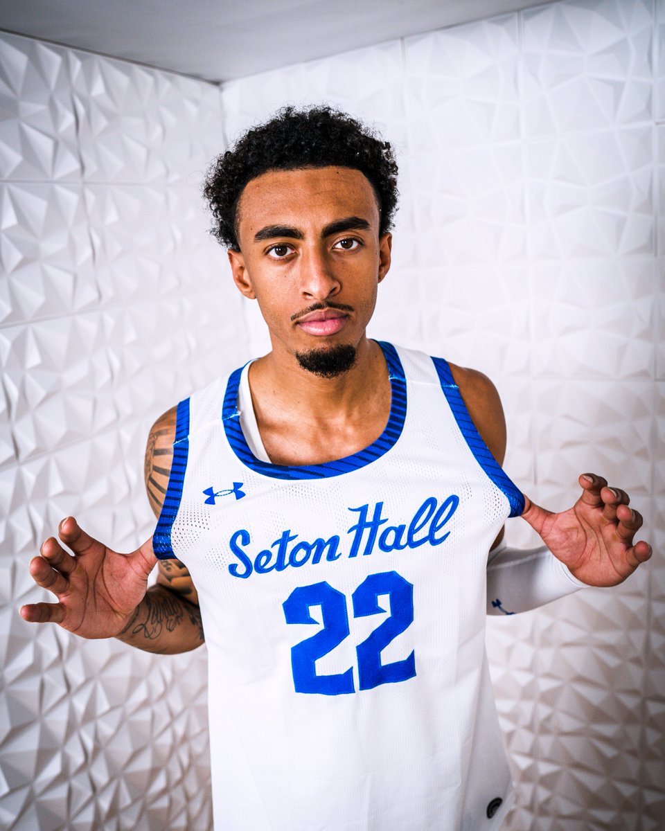 SetonHallMBB's tweet photo. 22 days til DWill shows out 💪

#DDD https://t.co/TvXnzHB6xW