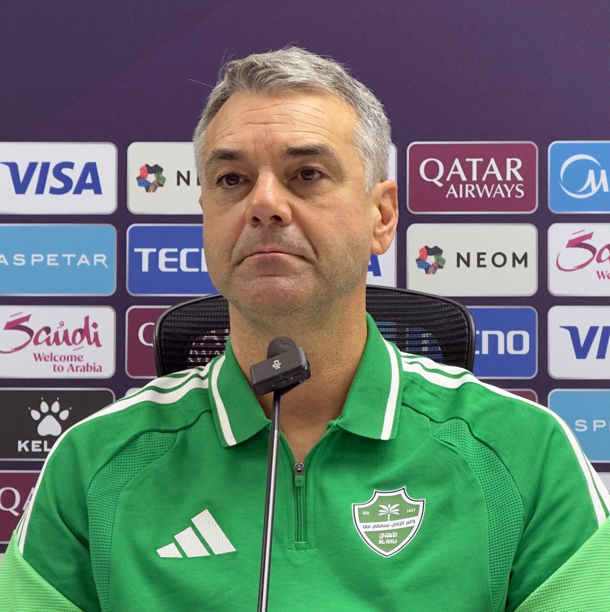 Rabanalsafena's tweet photo. 🗣️ مارينو بوسيتش:

اسمحوا لي أن أقول أولًا أننا مررنا بيوم حزين للغاية، بسبب الهجوم على المملكة العربية السعودية، وإن شاء الله هذا الجنون سيتوقف في أسرع وقت ممكن.

#الوصل_الأهلي https://t.co/vWPjtoqZPt