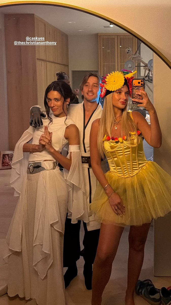 ChaseAtUpdates's tweet photo. 📲 | Spooky season. 🎃 https://t.co/lInDjdeIjs