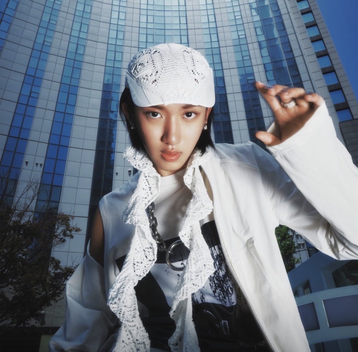LNGSHOT_TH's tweet photo. [📷] 261011 #LNGSHOT อัพเดทรูปโปรไฟล์ใน MelOn ค่ะ 

อันนี้รูปโปรไฟล์ใหม่ หรือว่ารูปหล่อคะ หล่อมากกกก หล่อจนลืมว่าวันพรุ่งนี้วันจันทร์เลย 😭😭😭

#롱샷  #LNGSHOT_TH https://t.co/ItASVP0Esa