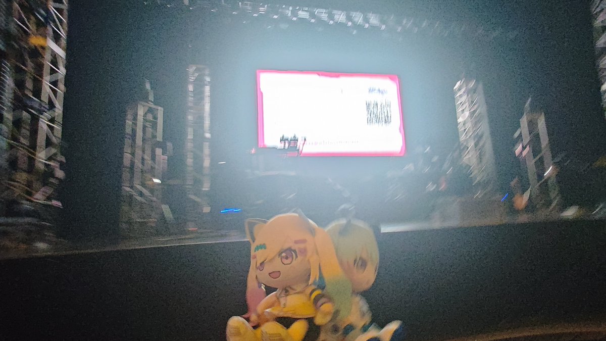 FTP_0808's tweet photo. 初めて夢限大みゅーたいぷの単独ライブに参加しましたが、5人のパフォーマンスが本当に素晴らしかったです。
「愛は衝動」の大合唱、とても感動しました。

#バンドリ13thライブ

#ゆめみたDIMENSIONALOVERLAP https://t.co/Ym8ItuKtnI