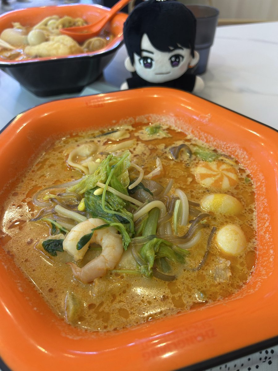 kanipan0333's tweet photo. ライブ終わったあと久しぶりの中丸担3人で中華街も満喫できた✨

やっと私もぬい活ができる！！！
やっと自担がぬいを発売しました！！
最初は似てねえな！と思いましたが
今では愛着湧いてきた！！！！！
ありがとう中丸くん！！！！！
4300円にしたのは43歳だからだよね！？ https://t.co/UM8WLQWtQe