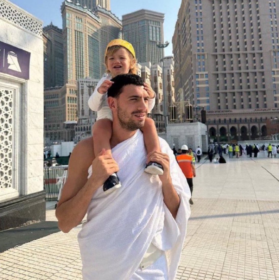 Khaledeneho's tweet photo. قدح عندهم ويقول الاشياء باسمائهم الحقيقيه 

ماخاف وقال جماعه "هالتركي رجال ولد رجال" 🇹🇷❤️ https://t.co/dBb3v9RtgV