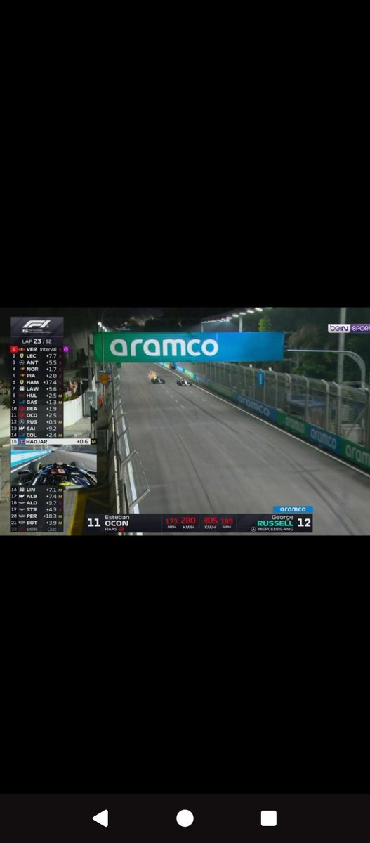 DtYumu's tweet photo. The impossible overtakes taken in mini screen. It's not even the half of the lap yet but this guy overtakes to catch up really fast https://t.co/o6pd8eAlv7