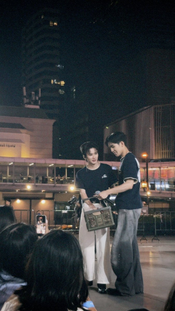 _froqerrr's tweet photo. พี่จะเฉลยว่าเป็นแฟนกันวันไหนดีอะะ 🥹🤍🫶🏼

#auausave https://t.co/HjmvPvQ9wM