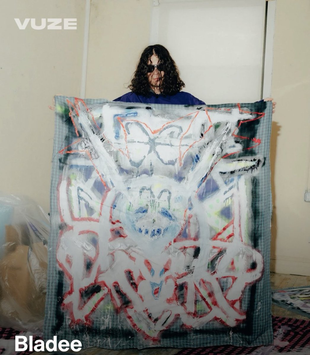 DrainGangBr's tweet photo. Bladee foi citado na matéria "Músicos que também são pintores incríveis" da revista The Vuze.

Além disso, falam sobre a capacidade de artistas como ele estenderem a sua criatividade e identidade artística além do estúdio de gravações, por meio de pinturas e artes visuais. https://t.co/cIeXtmMchV