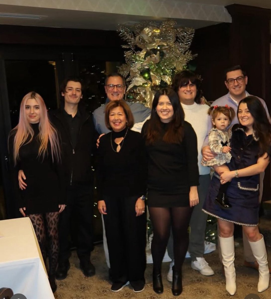 SidelineHammer's tweet photo. Prayers for Dan and his beautiful children during this unimaginable pain. Rest in Peace, Cindy, we’ve got him. Cancer Sucks. https://t.co/SNMJ82dXZ4