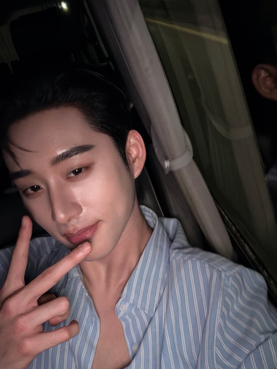 userunknowbabe's tweet photo. ไม่แปลกใจ แฟนกันแต่งตัวเทสเดียวกันมันเรื่องปกติ https://t.co/iVeWKGqVl7
