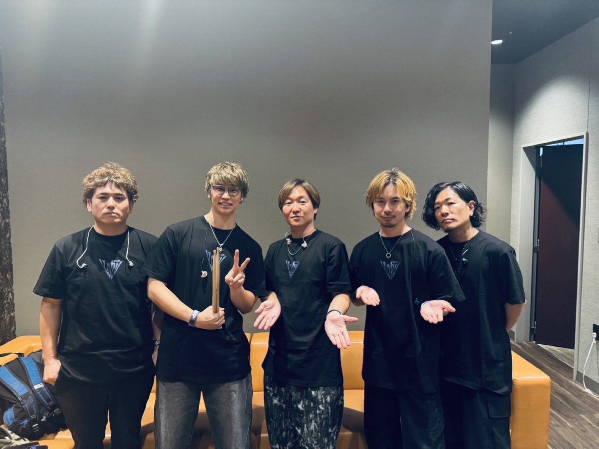 RYOTA_X_X's tweet photo. Kアリーナ横浜

剣持刀也さんのライブでした！
最高のバンドメンバーと楽しく演奏させて頂きました🥁
ありがとうございました！

#虚空狂宴 https://t.co/kuSpqW026p