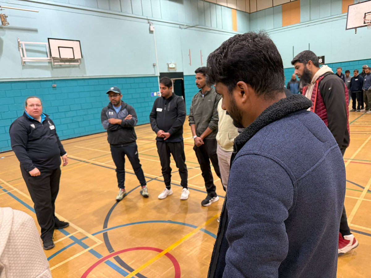 CheshireCB's tweet photo. What a turnout 🙌

24 candidates from across our diverse communities levelling up through the ECB Umpire Course!

Stepping up to support cricket in their clubs and communities 💜

#communitycricket #cricket https://t.co/NWKyJjD9M4