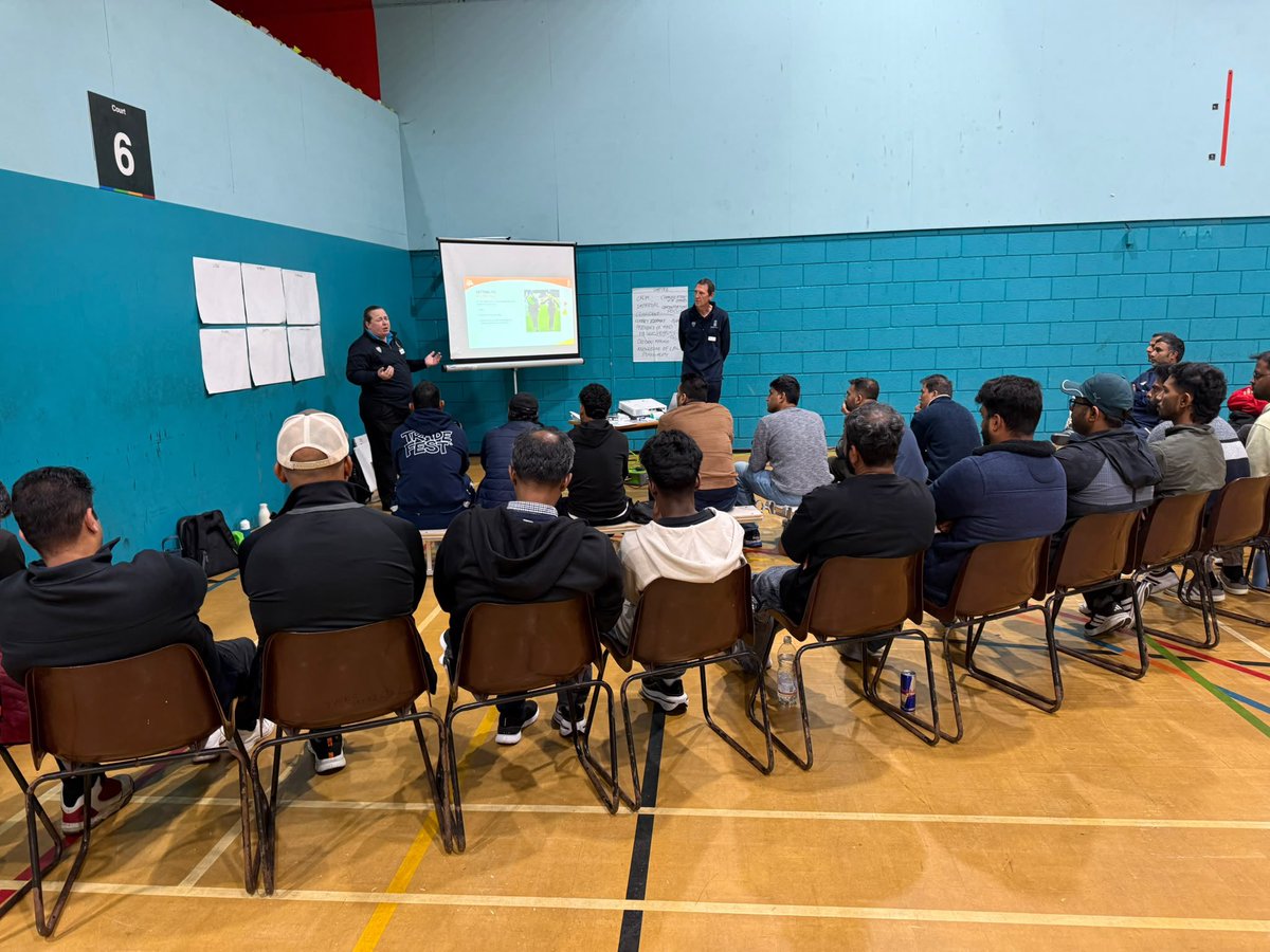 CheshireCB's tweet photo. What a turnout 🙌

24 candidates from across our diverse communities levelling up through the ECB Umpire Course!

Stepping up to support cricket in their clubs and communities 💜

#communitycricket #cricket https://t.co/NWKyJjD9M4