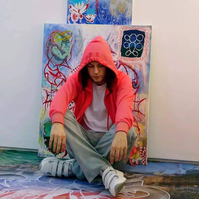 DrainGangBr's tweet photo. Bladee foi citado na matéria "Músicos que também são pintores incríveis" da revista The Vuze.

Além disso, falam sobre a capacidade de artistas como ele estenderem a sua criatividade e identidade artística além do estúdio de gravações, por meio de pinturas e artes visuais. https://t.co/cIeXtmMchV