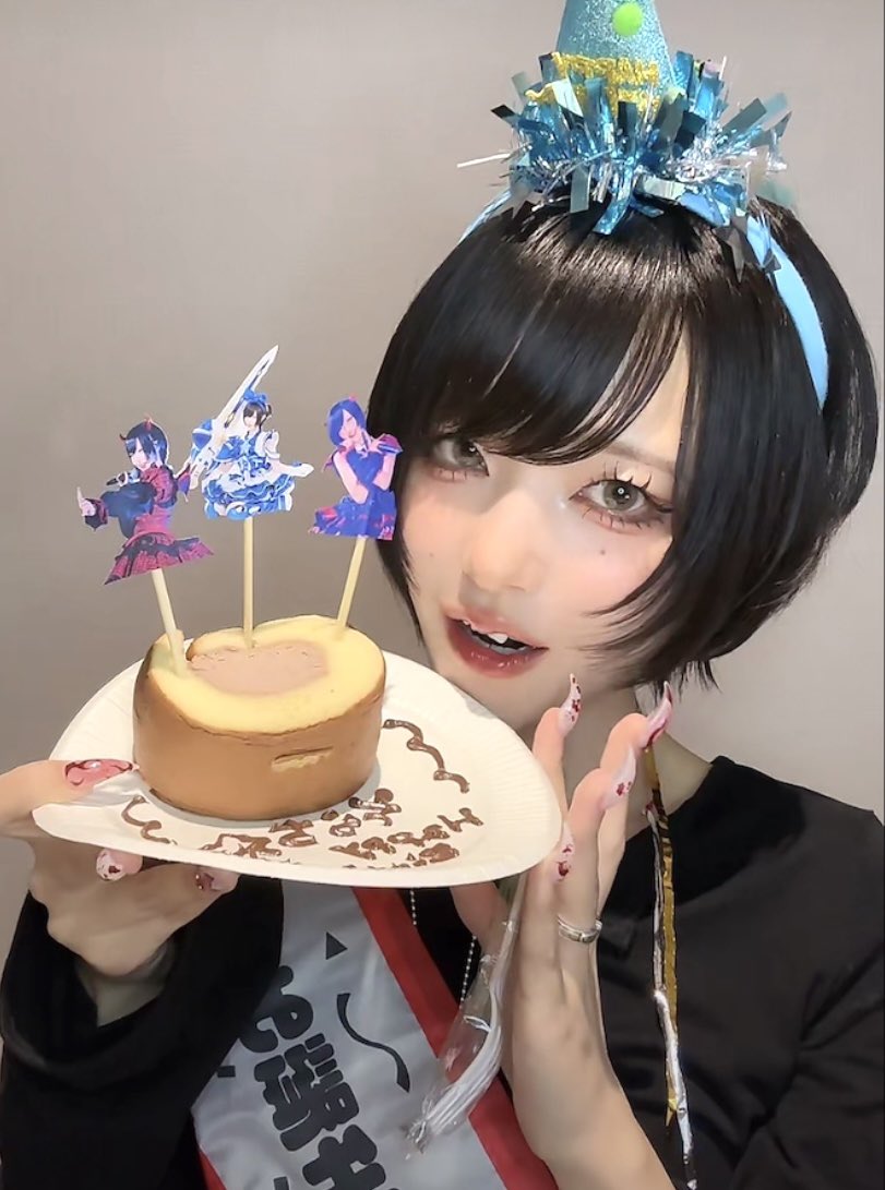 seintrr105's tweet photo. お誕生日おめでとう！🎂💙
そらちが楽しい一日を過ごせますように૮₍ ˶ᵔ ᵕ ᵔ˶ ₎ა #ねぇねぇそらち https://t.co/8TXFlqhSrS