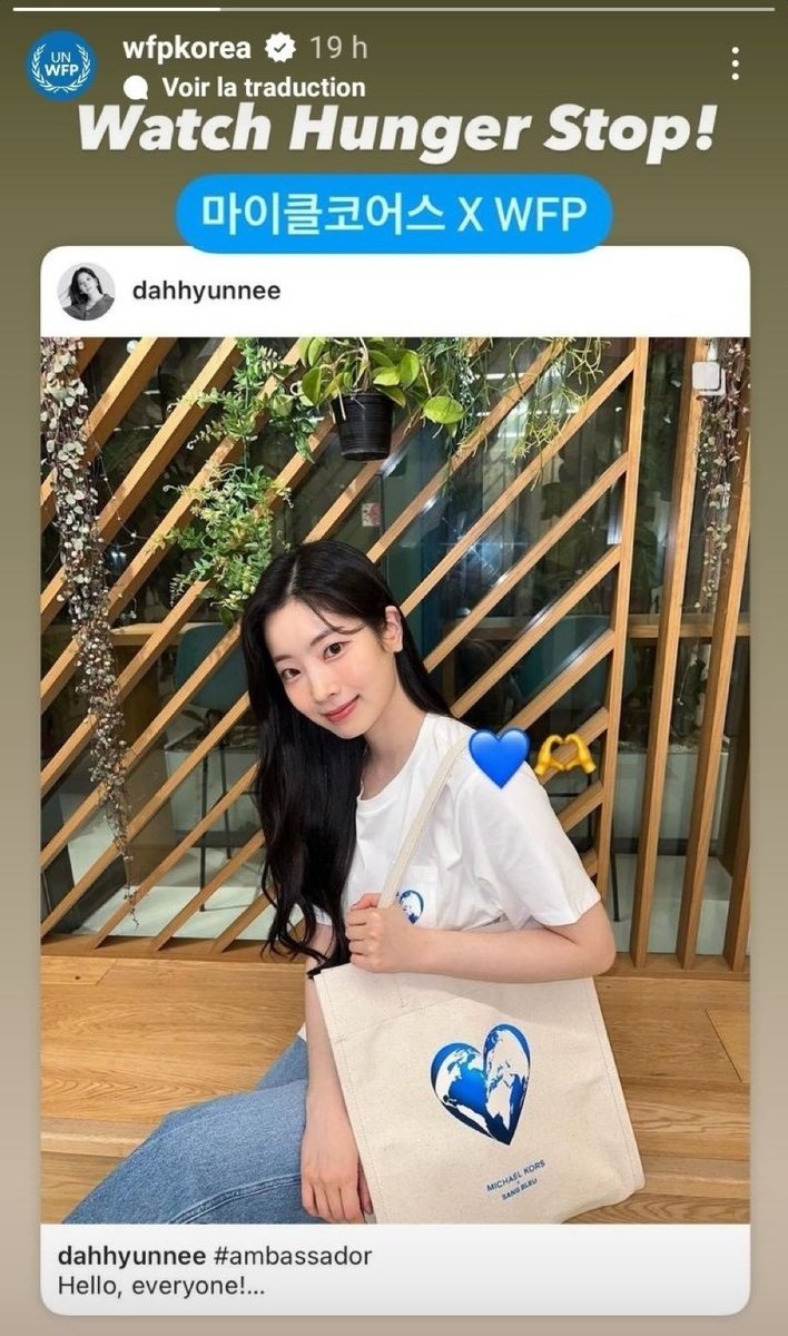 YanYan28_'s tweet photo. Recordatorio que las chicas de Twice son conscientes de la situación en Palestina y han intentado apoyar a su manera! 

#OncesForPalestine #TWICE #OncesAgainstGenocide https://t.co/As9kTODek3