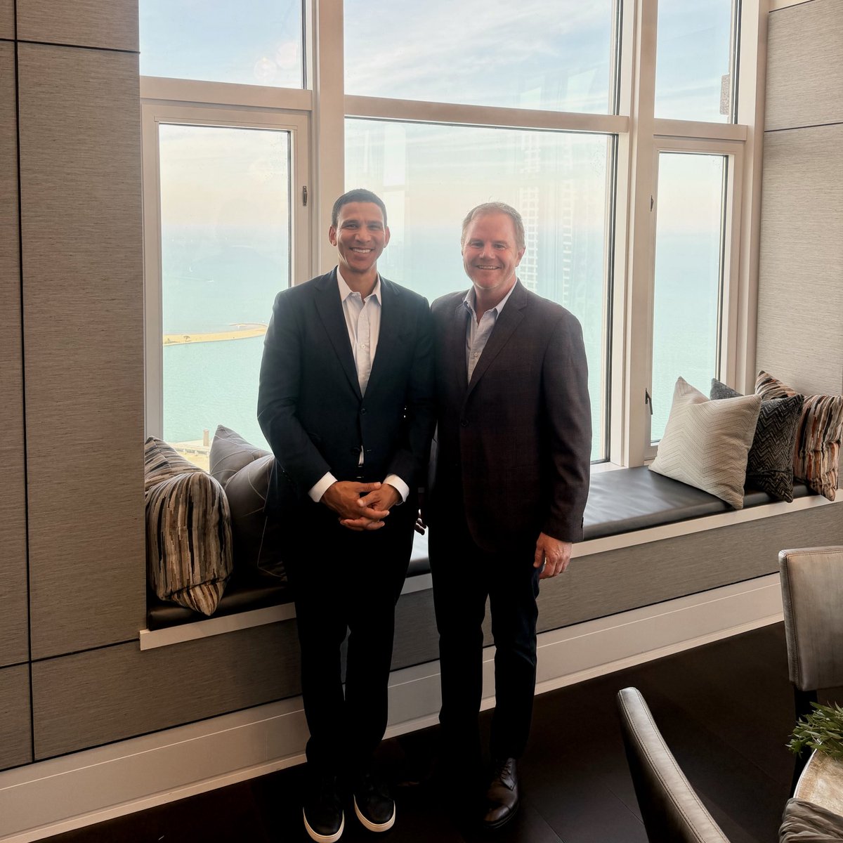 RobReffkin's tweet photo. Open House Sunday! A big thank you to Jeff Lowe for the tour of 132 E Delaware Unit in Chicago, IL.

This is a masterful renovation of penthouse level home perched atop the world-renowned Four Seasons Hotel. This preferred northeast corner offers a front-row seat to the iconic Chicago skyline and expanse of Lake Michigan.

Please reach out to Jeff Lowe of Compass at Jeff@LoweGroupChicago.com for a private tour!