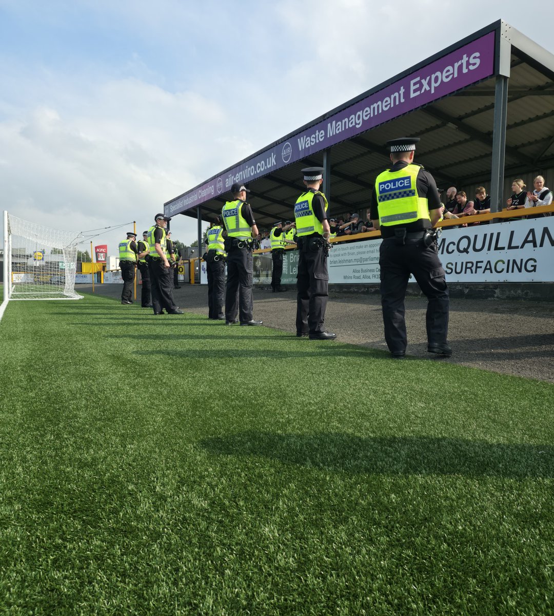 PSOSCollege's tweet photo. Officers undertake a range of practical based training during their initial course, including: 

➡️ Operational safety and first aid
➡️ Sporting events and protests
➡️ Systematic search of venues, vehicles and persons
➡️ Roads policing and driver training

#LifeOfAProbationer https://t.co/RxsxIrHDV5