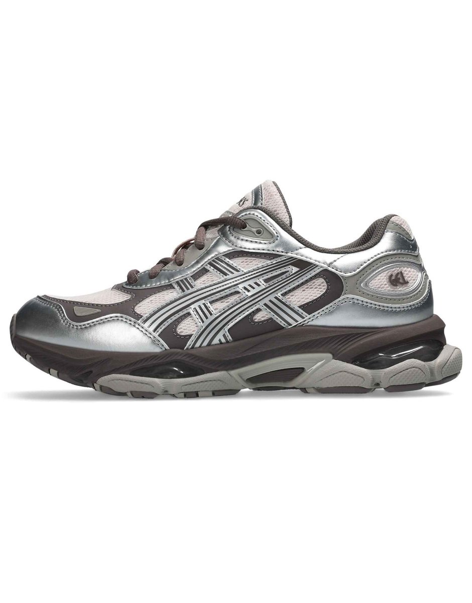 npersonalshoper's tweet photo. Asics 
700 ريال شامـل
متوفرة مقاسات 😍 https://t.co/goQqCxnyjO