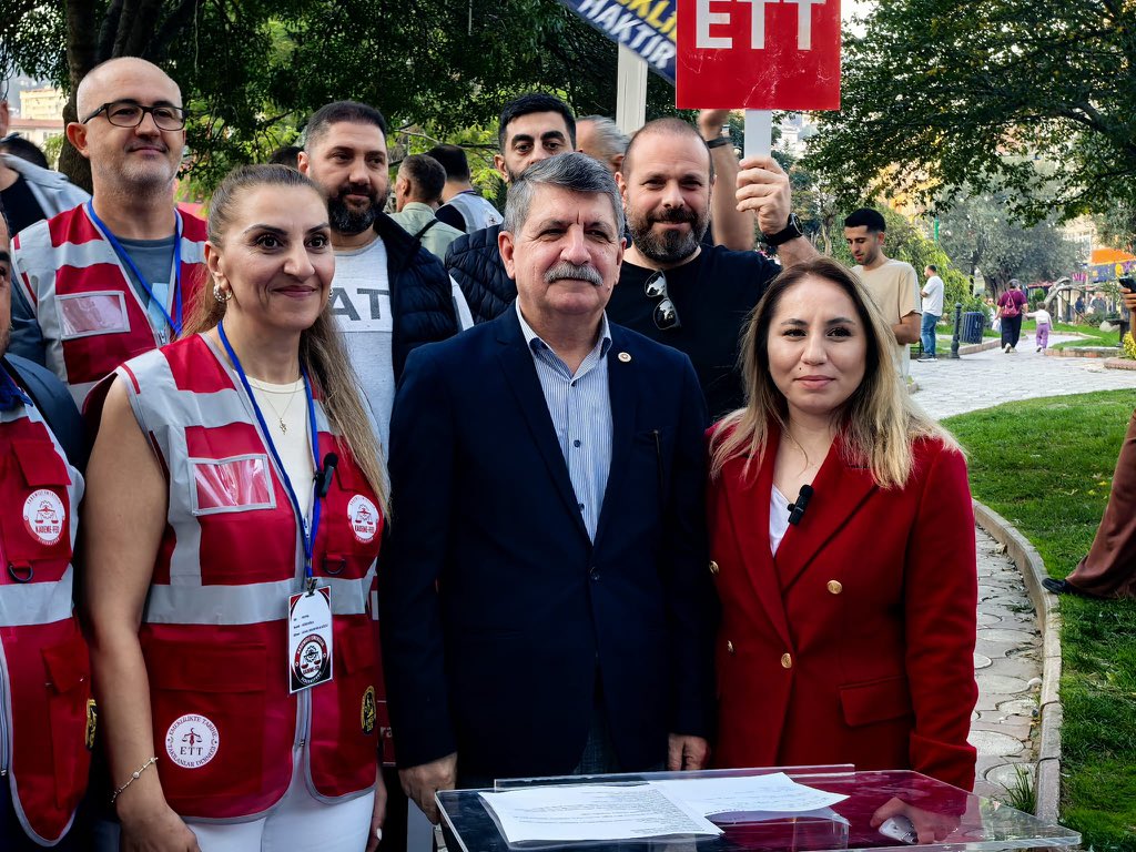 Aykut0679's tweet photo. 🔴İşe giriş tarihini aşılmaz bir sınır kabul etmek yerine, prim günlerini temel alan bir emeklilik kademesi oluşturulmalı. Çalışanın katkısını merkeze alan bu talebi Kocaeli’de dile getiren arkadaşlarımızı destekliyoruz‼️

@KademeFed @ETTDER1999 @EmekDerResmi #KademeKocaelide https://t.co/xmy4AL1PEz
