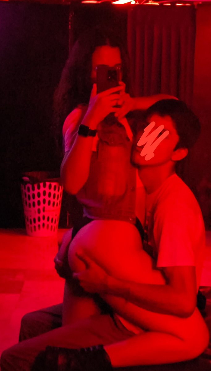HotLineMoon's tweet photo. @senSWales Cogivecinos en Venustiano Carranza - Moctezuma? 😈🤭 https://t.co/snNP9lllzL