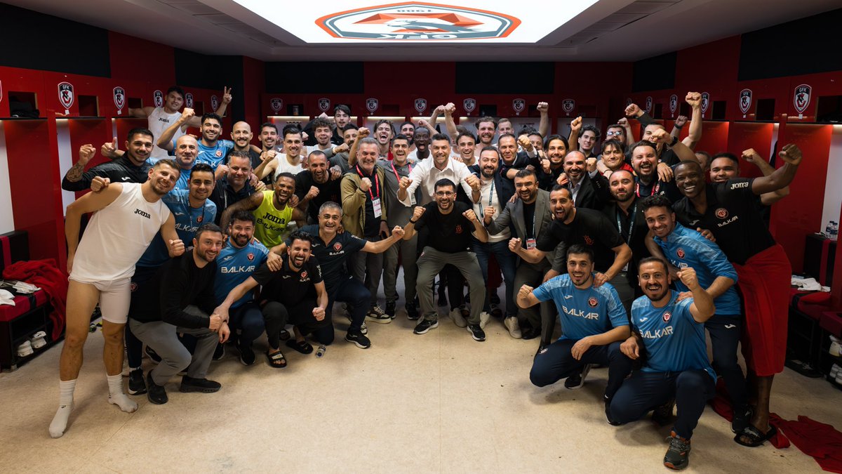 yilmazburak17's tweet photo. Bu galibiyet, sahada ve saha dışında aynı hedef için çalışan herkesin. Başladık, birlikte nicelerine #bizAnadoluyuz https://t.co/wd9kmbJ6ev