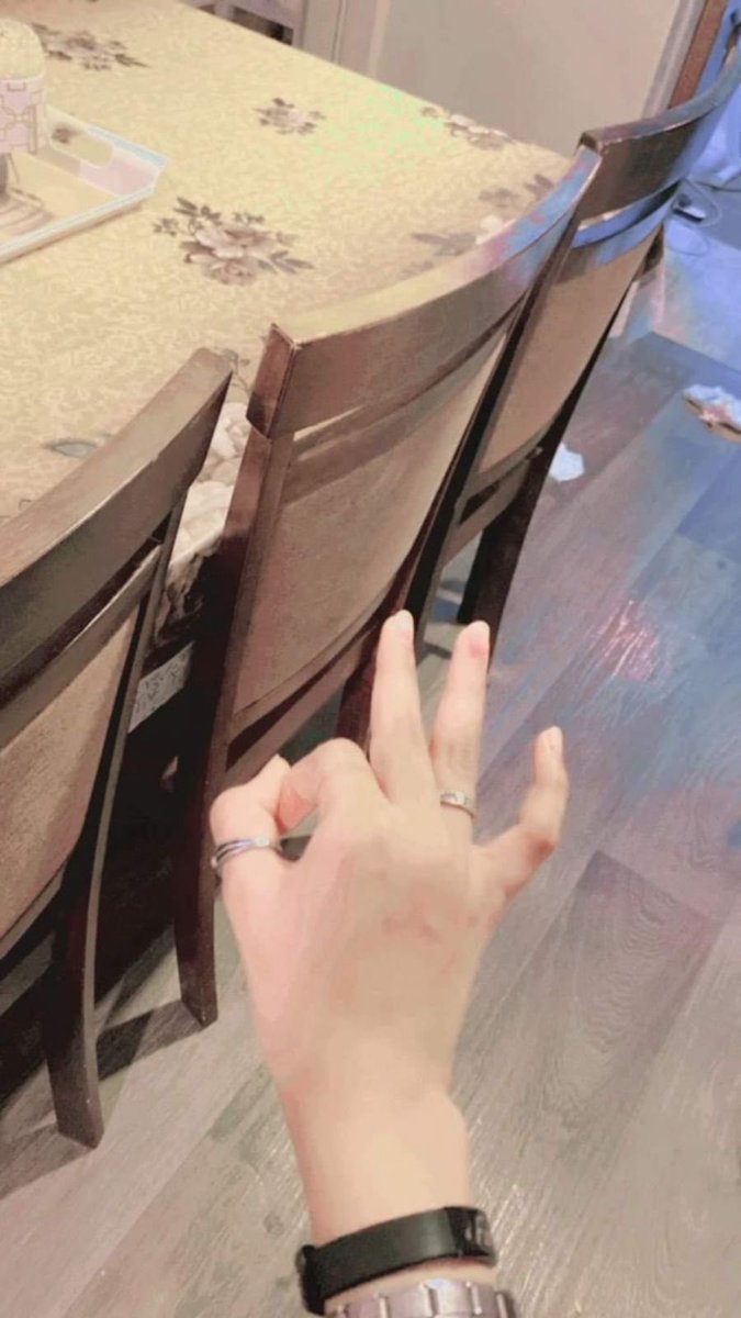 RyofRyofzp6m's tweet photo. تسجيل دخول لعمتكم شكلي بخطف لي بدويه او عمه او فحلّه كبيره بالعمر اسهر عليها 👑 https://t.co/Sicxkys0UC
