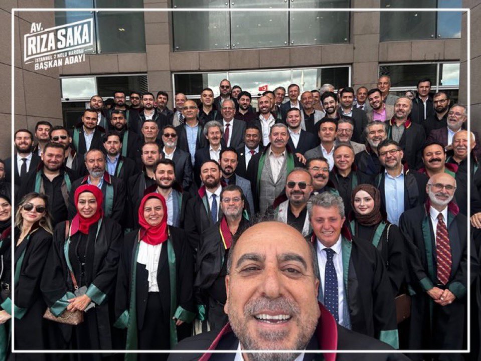 serbestiyetweb's tweet photo. İstanbul 2 No’lu Barosu’nda dikkat çekici sonuç: AK Parti’nin desteklediği aday 6 oyla kaybetti.

https://t.co/ghCbpYbi2R

AK Parti İstanbul İl Başkanı Abdullah Özdemir’in adaylık toplantısına katıldığı, Mustafa Şentop’un açık destek verdiği, Akın Gürlek’in avukatı Abdullah Adır’ın da listesinde yer aldığı Ali Kasım Tuna 1016 oy aldı.

Bağımsız İslami grupların ve Milli Görüş kökenli avukatların desteklediği Rıza Saka 1022 oyla baro başkanı seçildi.