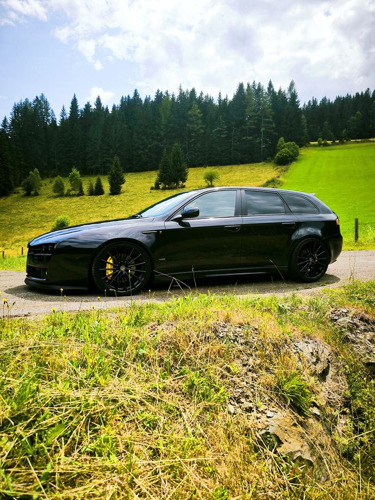 QuadrifoglioQV's tweet photo. En sevdiğiniz Station Wagon hangisi? Benim açık ara bu

Alfa Romeo 159 Sportwagon 🍀 https://t.co/XruAY70tLJ