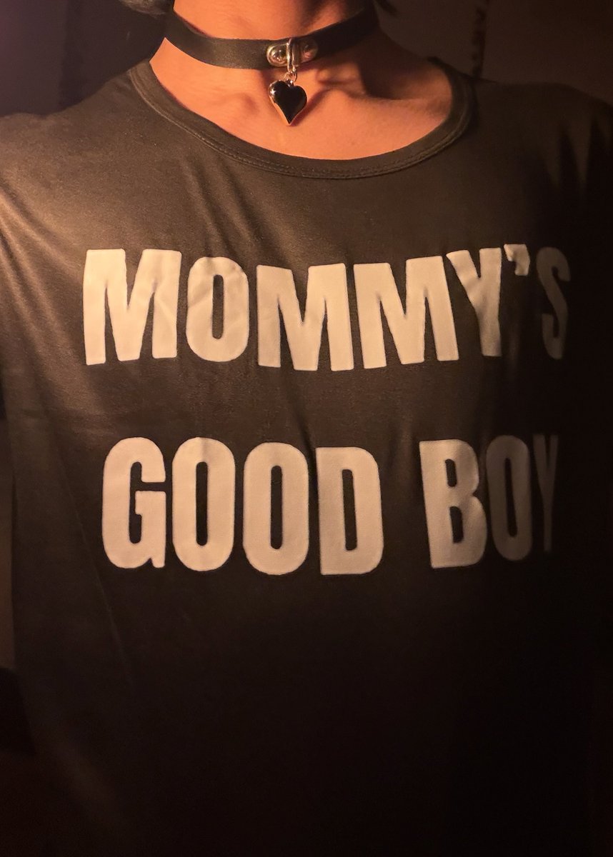 puppyBoyJean's tweet photo. Mommy’s good boy 🤭 https://t.co/mzJBXUIMem
