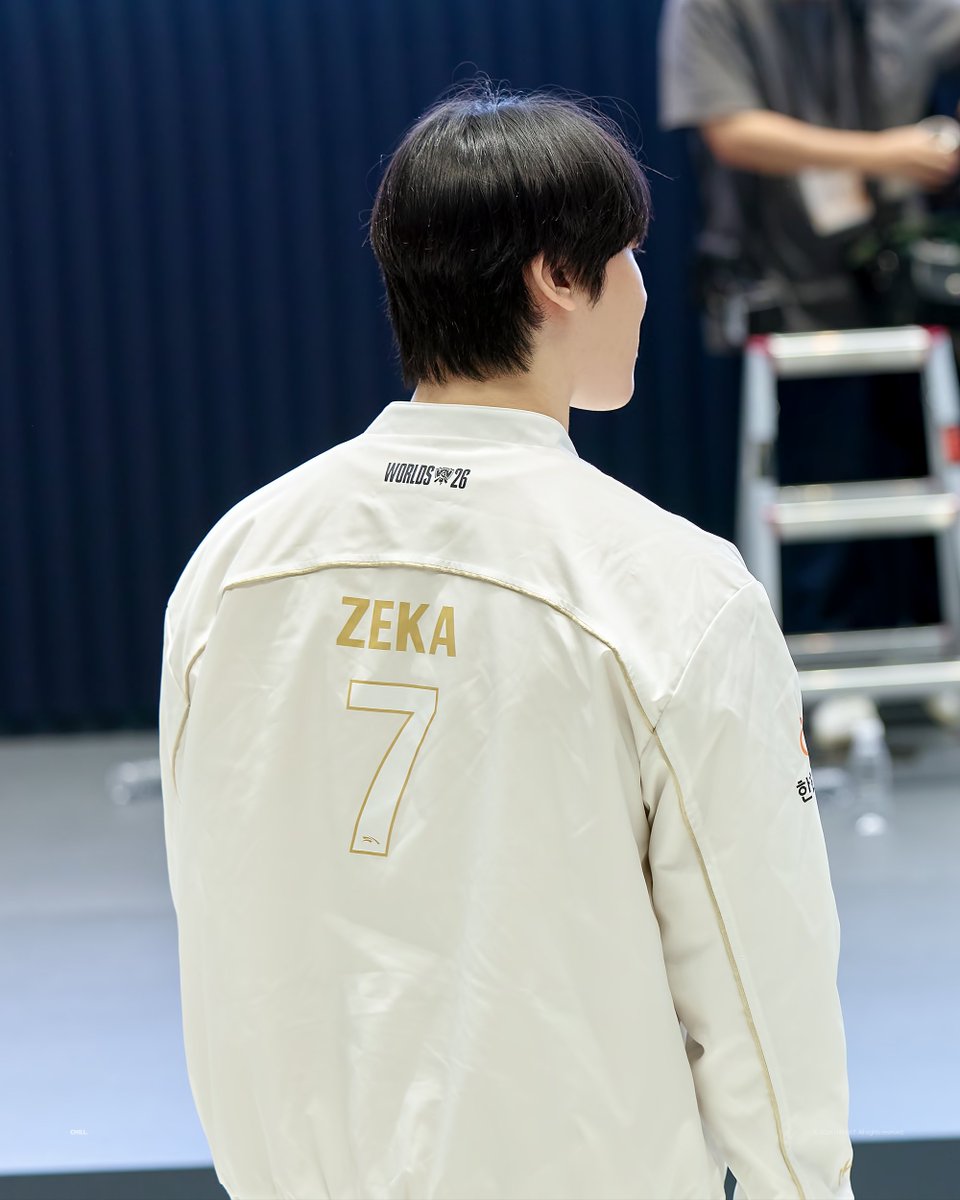 chilldot7's tweet photo. 261011 한화생명 월즈 출정식 제카 
#Zeka #김건우 https://t.co/cmBJOBrEmc