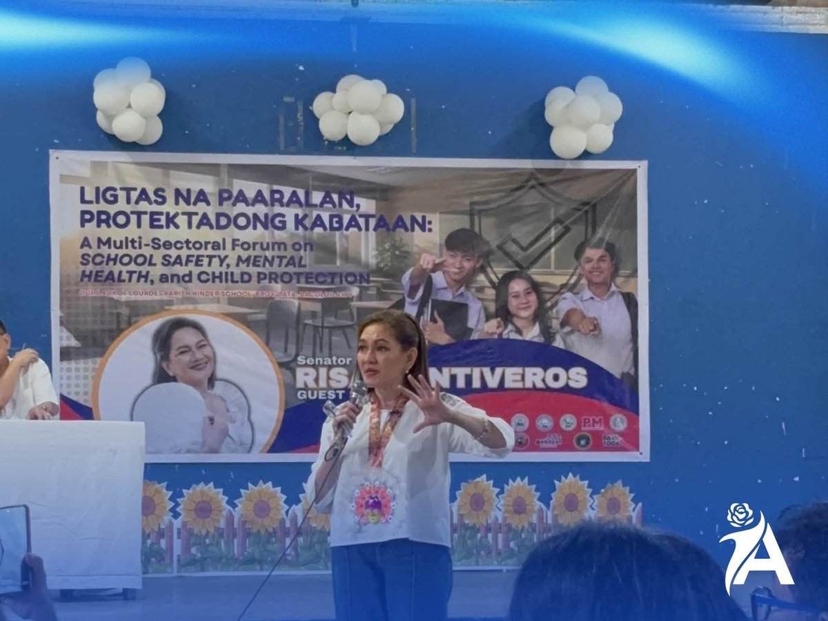 SenRiUpdates's tweet photo. October 11, 2026 | #GanapNiSenRi

▫️ Met with Mailum Organic Village Association (MOVA)
▫️ Guest Speaker on a Multi-Sectoral Forum
▫️ Visited Jojo Vito Designs Gallery for a  mask-painting experience
▫️ Delivered her opening message on Miss Bacolod Masskara 2026 Coronation Night https://t.co/gtpGMmcgDG