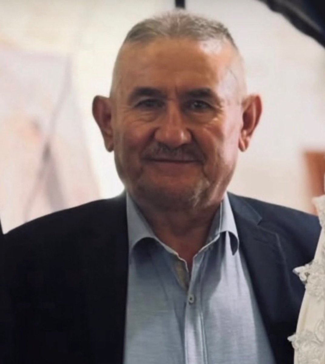 DruartJeanMich1's tweet photo. 🇱🇧🇮🇱 Un militaire à la retraite est mort : sa faute aura été de prendre soin de ses oliviers et de superviser sa récolte !

👉 Israel a assassiné Ali Abdel-Hassan Sweidan (Abou al-Abed), tombé en martyr cet après-midi dans le secteur d'Al-Roumiya, à Yater, au Sud du Liban. 
Il été lâchement visé par un obus d'artillerie israélien alors qu'il était venu ce dimanche inspecter la récolte des olives sur son terrain.

C’est le deuxième incident de ce type après celui survenu à Froun un peu plus tôt dans la journée.

Paix à l’âme d’Abou al-Abed 🙏