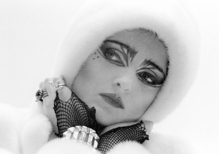 zenhamdu's tweet photo. Happy #SiouxsieSiouxSunday y'all ! 🤍 https://t.co/fjKxicOzy8