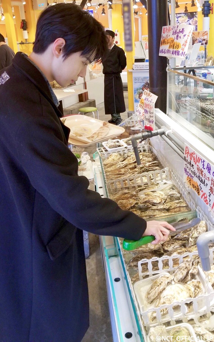 flytothesun66's tweet photo. 아우욱... 내가 사귀고싶지만 그럴수없으니 4살어린 동생 붙여줘야짓... https://t.co/OMsrYtPhk9