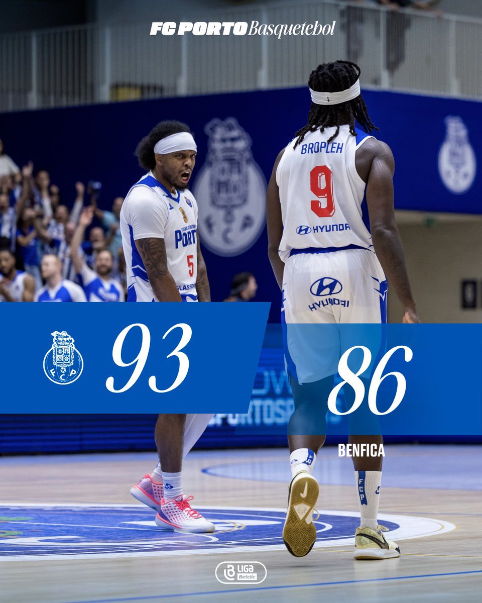 FCPorto's tweet photo. CLÁSSICO É AZUL E BRANCO.

#FCPortoBasket https://t.co/V914m3hvpM